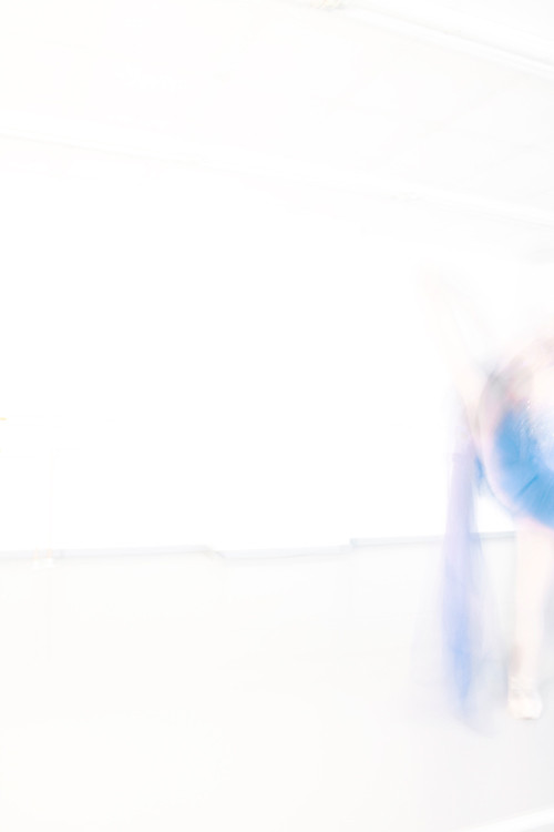 Der blaue Tanz by Hannah Gritsch Photo & Design